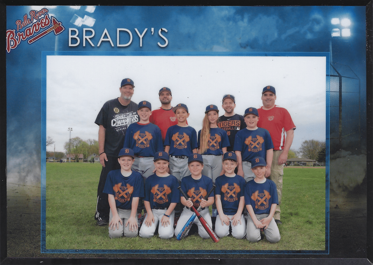 Brady's Sponsors Junior Baseball in Belle River Ontario